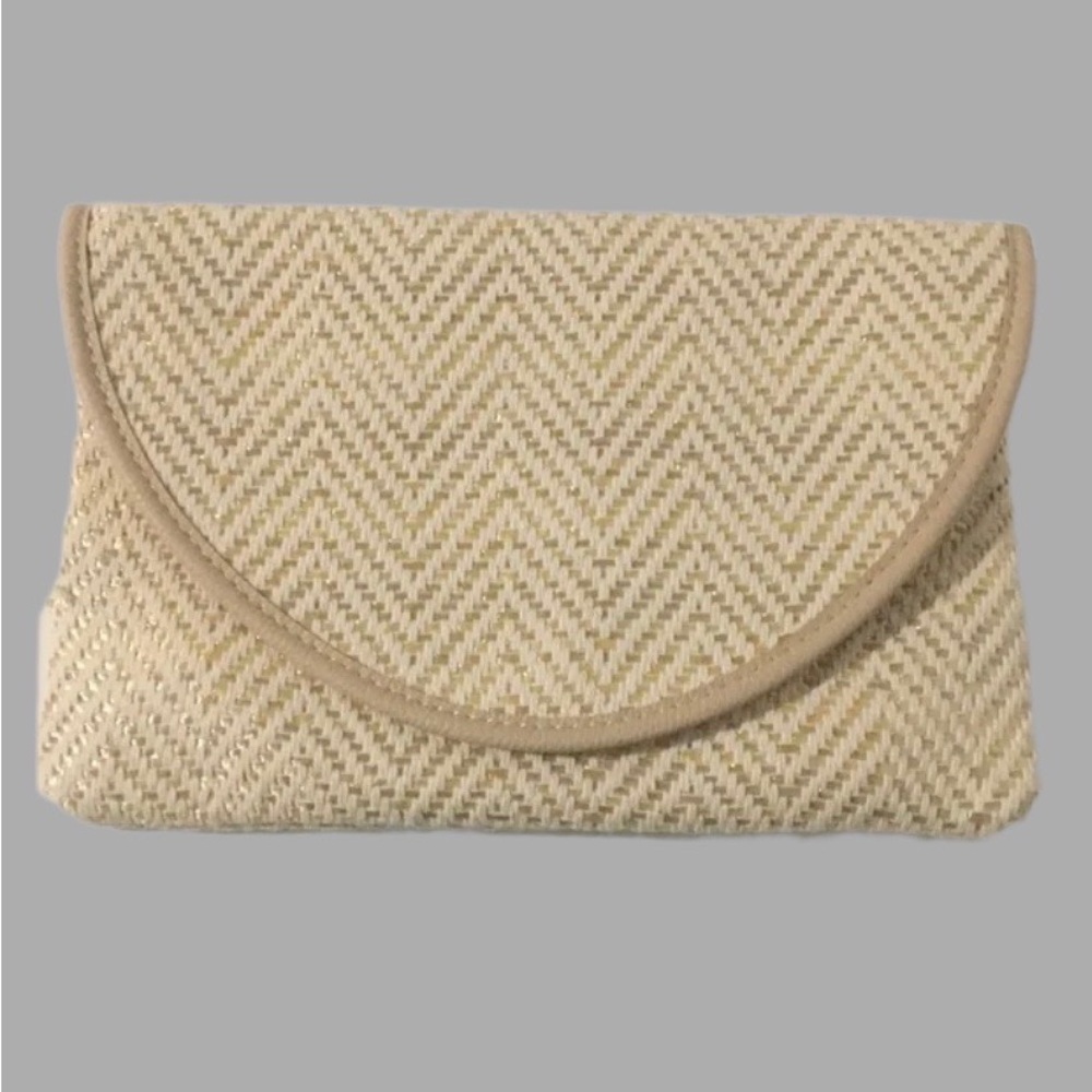 Shiraleah (Express) Beige & Cream Clutch With Hints Of Gold